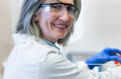 با تقویت ادغام صنعت، دانشگاه و تحقیقات، ابزار دنگ‌شنگ شانگهای به طور مشترک یک پایگاه تحقیق و توسعه جدید با بسیاری از موسسات برتر ایجاد کرده است.